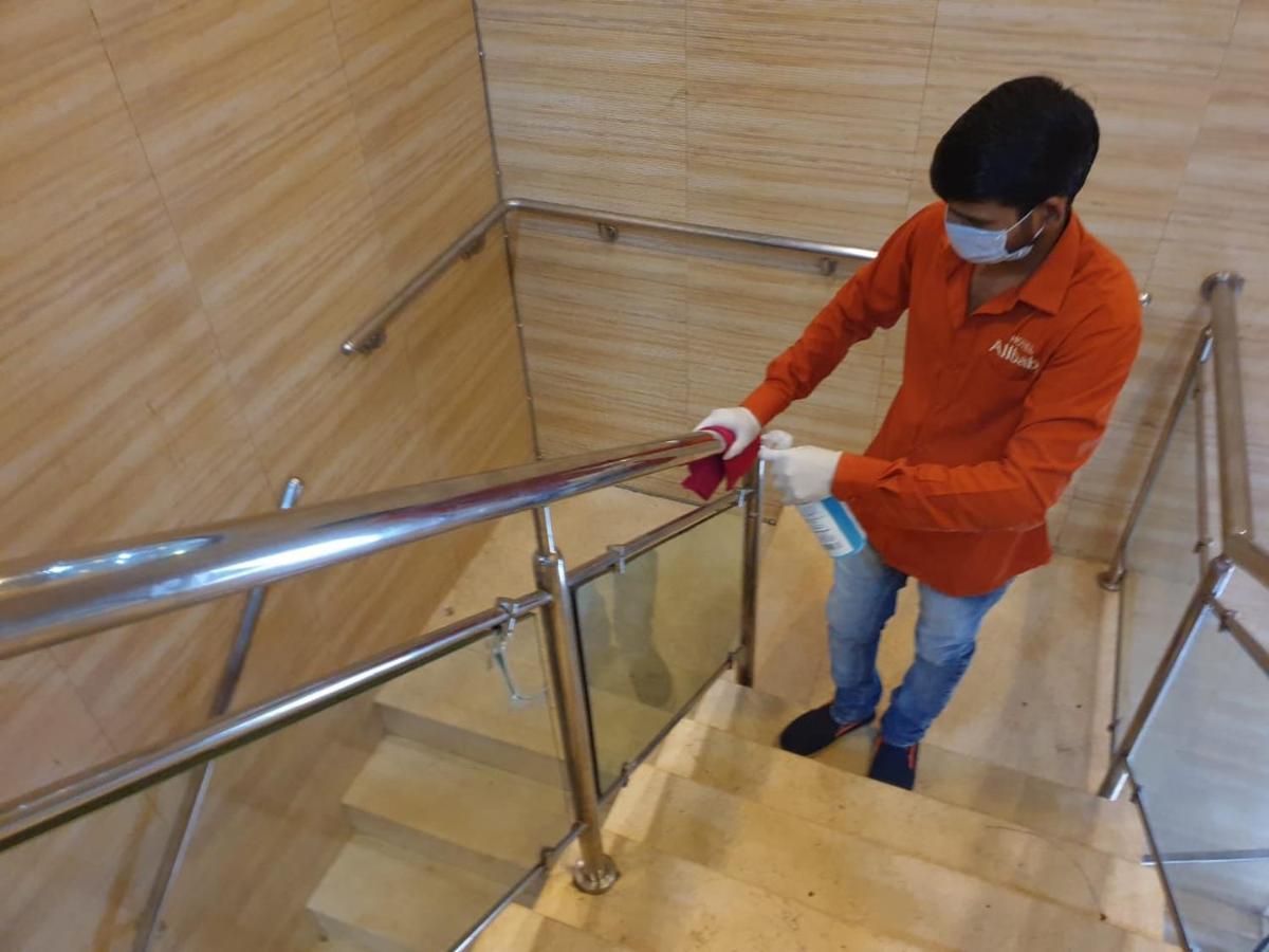 Mumbai Darbar Hotel Exterior photo